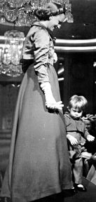 1958- Sandy with model in Plaza Fashion Show